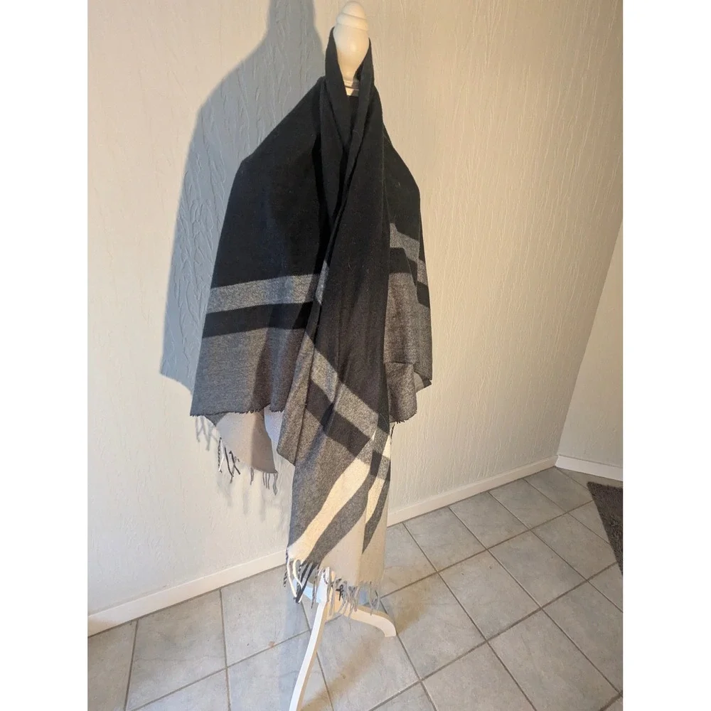 Unbranded Black Grey Color Block Open Poncho Wrap Fringed Oversized Shawl OS